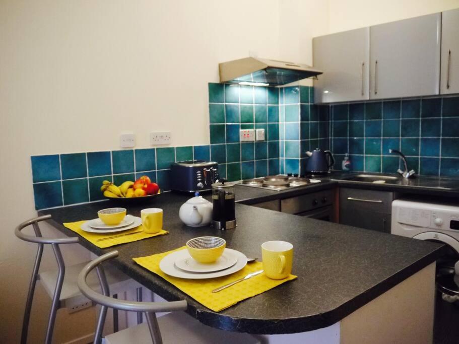 Fabulous Location, One Bedroom West End Flat, Just Off Byres Rd, Close To Sec & Hydro Glasgow Extérieur photo